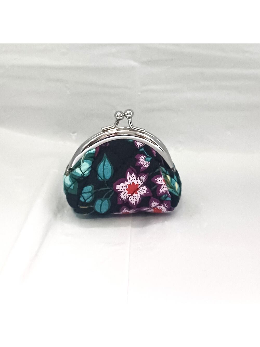 Vera Bradley Iconic Mini Clasp Coin Purse – Vines Floral – Quilted Floral